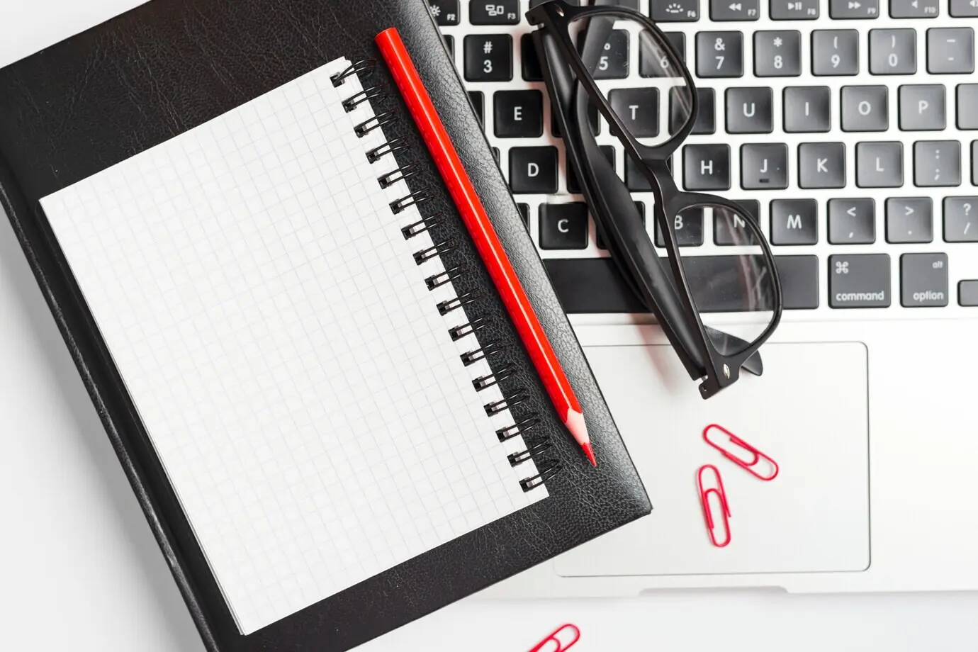 Деловая композиция с блокнотом